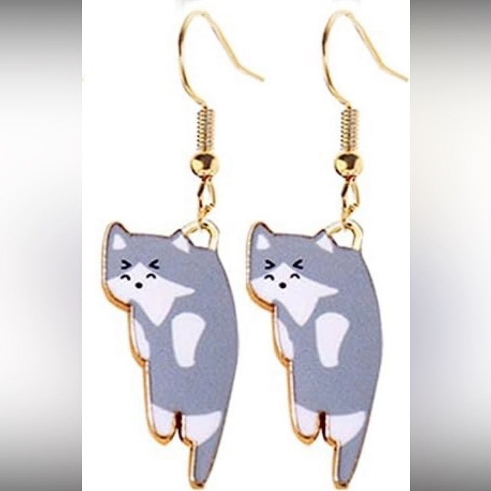 ❤️ Hanging Gray Cat Earrings